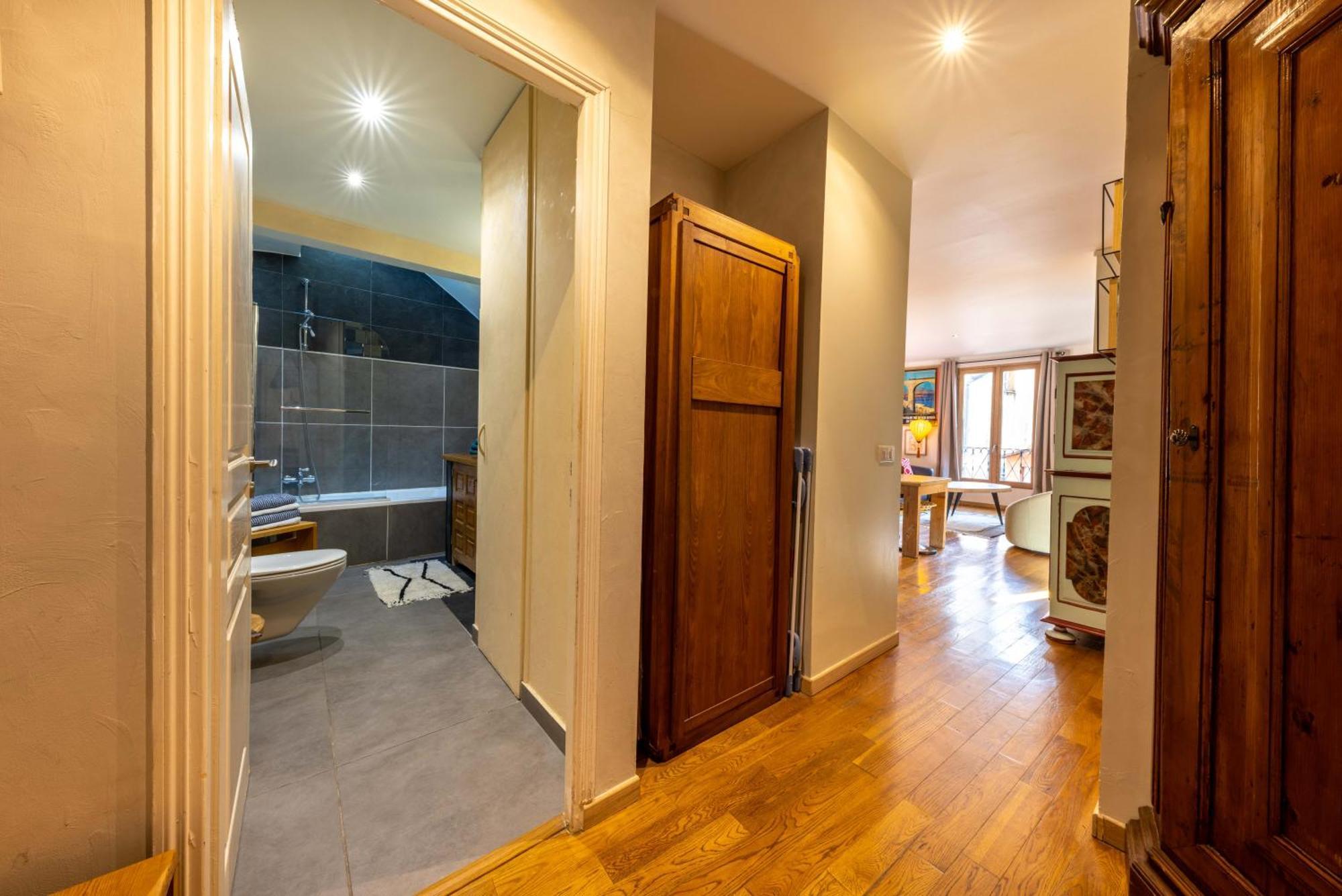 Spacious And Bright Flat Close To The Beach : Heart Of Old Nice Luaran gambar